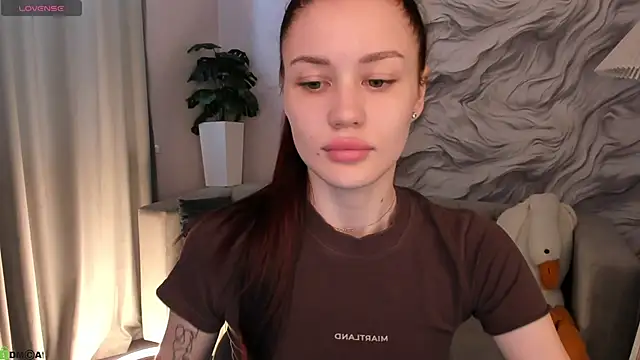 Aria_Mila Chat XXX in diretta