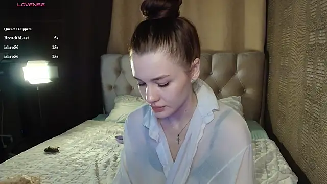 Aria_Mila Adlı Modelin Canlı XXX Sohbeti