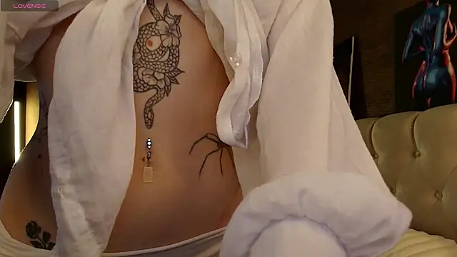 Aria_Mila Pertunjukan Webcam