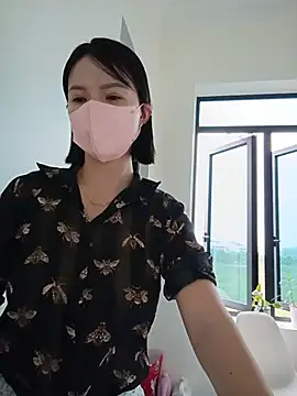 Emma_Linh Show in webcam