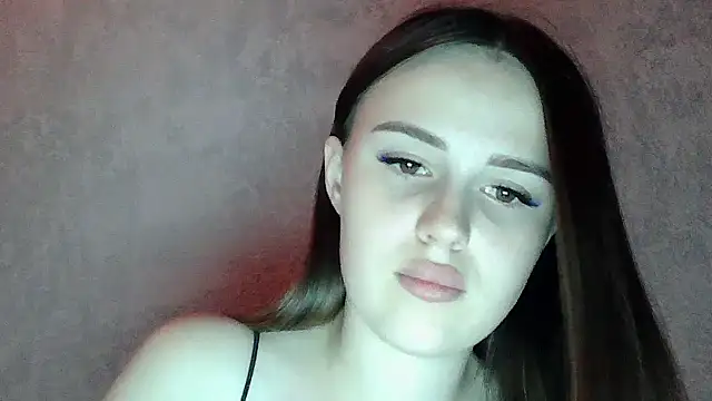 SweetLoraa élő XXX-chatje
