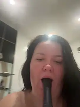 SunnyLeila2101's Webcam Show