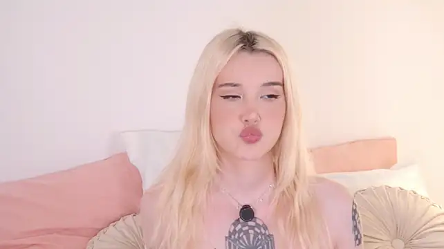 Nesolla Live XXX-chat
