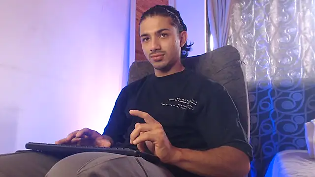 عرض كام ArturoCardona_