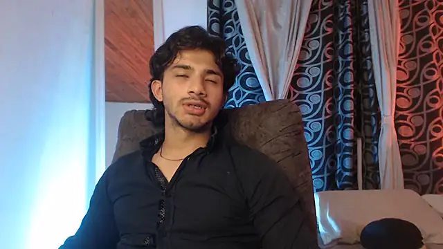 ArturoCardona_'s Webcam Show