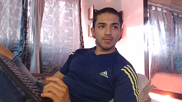 ArturoCardona_ Adlı Modelin Web Kamerası Şovu