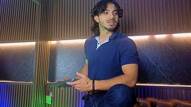 ArturoCardona_'s Webcam Show