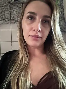 Brin20 Live XXX-Chat