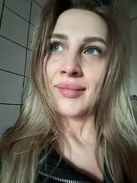 Brin20 Live XXX-Chat