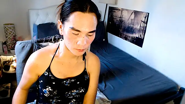 NinaDOM4CUMn Webbikameraesitys
