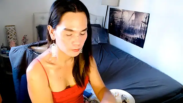 NinaDOM4CUM Show in webcam
