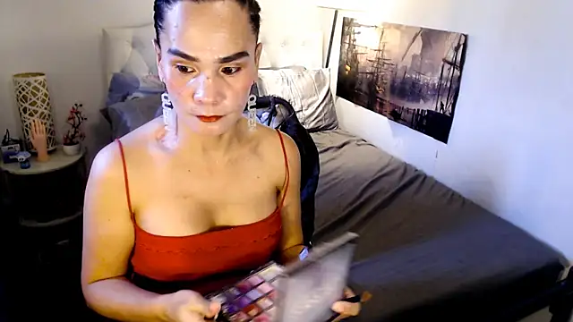 NinaDOM4CUM Show in webcam