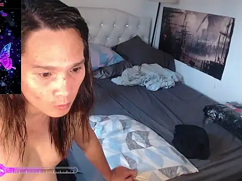 NinaDOM4CUMn Webbikameraesitys