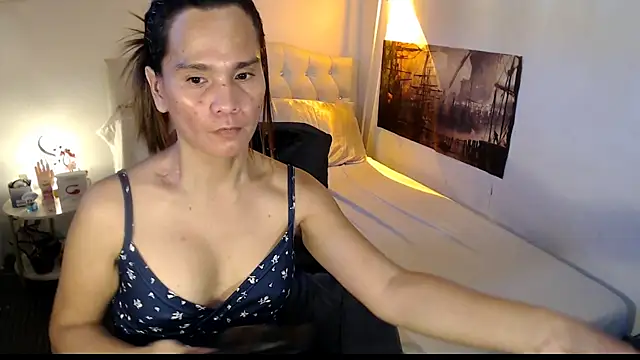 NinaDOM4CUM Show in webcam