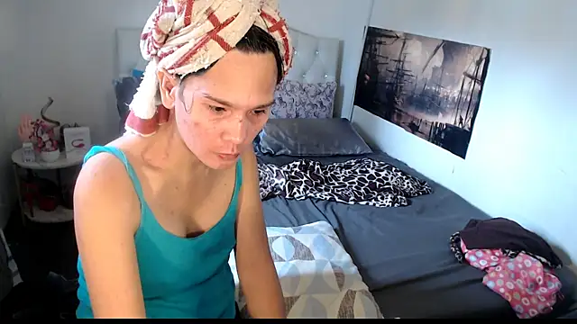 NinaDOM4CUMn Webbikameraesitys