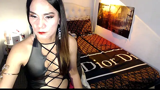 Show modela NinaDOM4CUM na web-kameri