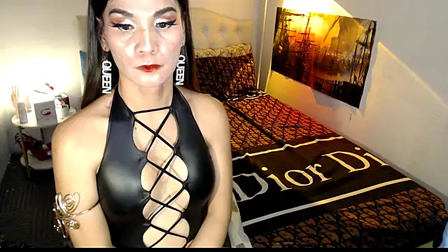 Show modela NinaDOM4CUM na web-kameri