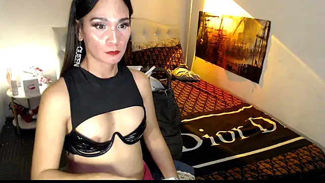 Show modela NinaDOM4CUM na web-kameri