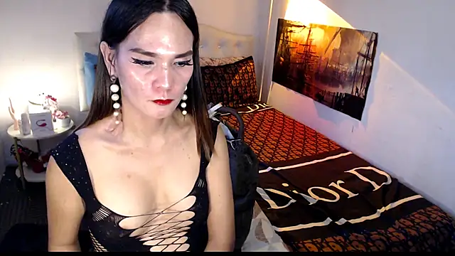 Pertunjukan Kamera Web NinaDOM4CUM
