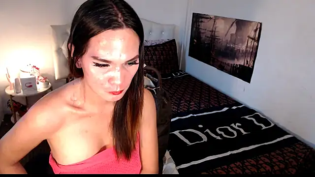 NinaDOM4CUM Show in webcam