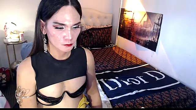 NinaDOM4CUM Show in webcam