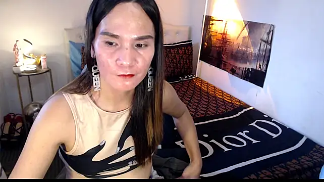Show modela NinaDOM4CUM na web-kameri