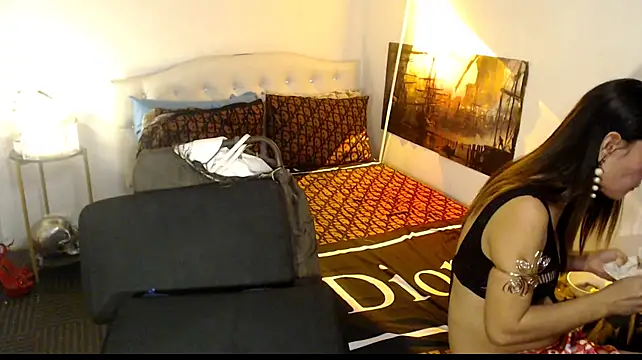 Show modela NinaDOM4CUM na web-kameri