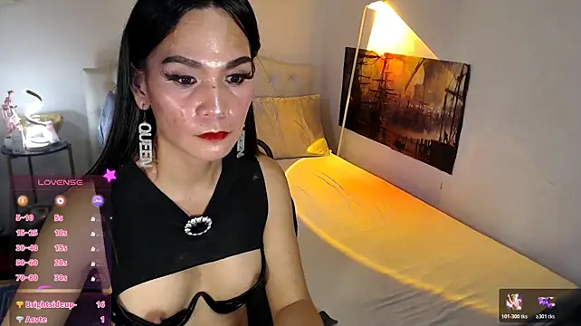 Pokazy przed kamerką – NinaDOM4CUM