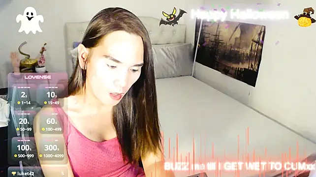 Show modela NinaDOM4CUM na web-kameri