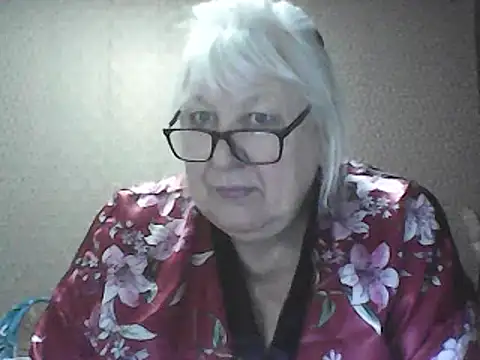 Alexia64231's Live Chat Room