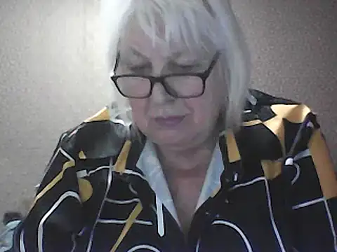 Alexia64231's Live Chat Room