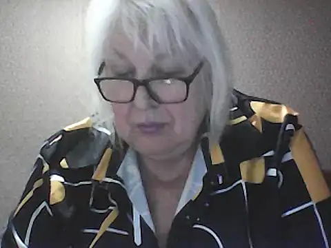 Alexia64231's Live Chat Room