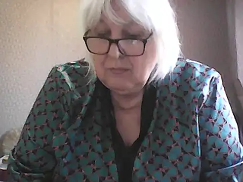 Alexia64231's Live Chat Room