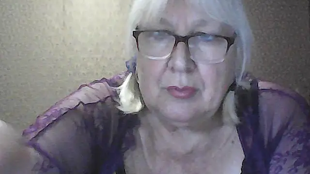 Alexia64231's Webcam Show
