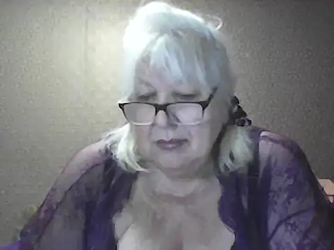 Alexia64231's Webcam Show