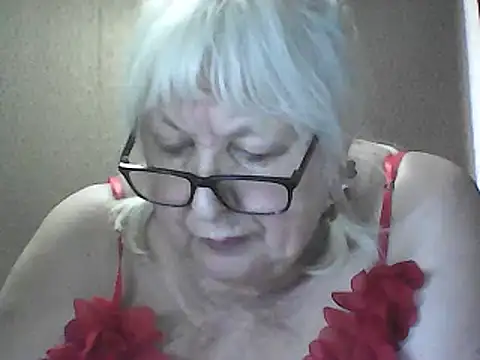 Alexia64231's Webcam Show