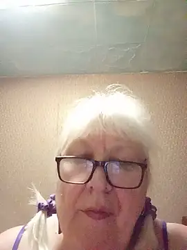 Alexia64231's Webcam Show