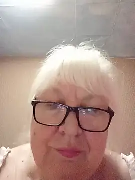 הופעת וובקאם של Alexia64231