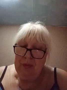 Alexia64231's Webcam Show
