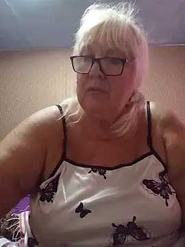 Alexia64231 Show in webcam