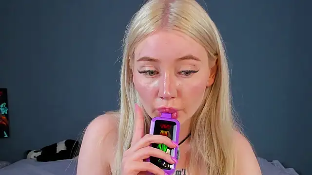 Lillie_Berry Live XXX-chat