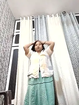 Show modela Cute-Janvi20 na web-kameri