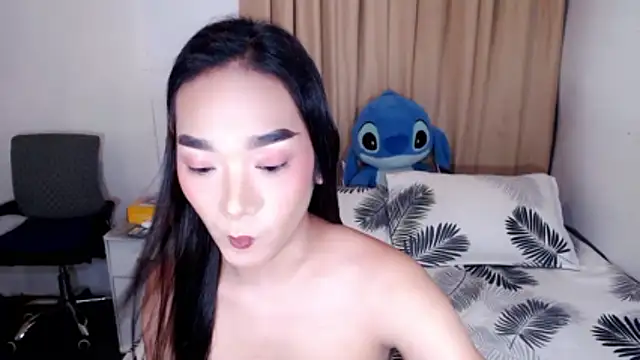AsianHugeWildSaussage 网络视讯表演