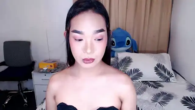 AsianHugeWildSaussage Show in webcam