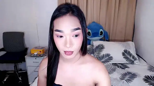 הופעת וובקאם של AsianHugeWildSaussage