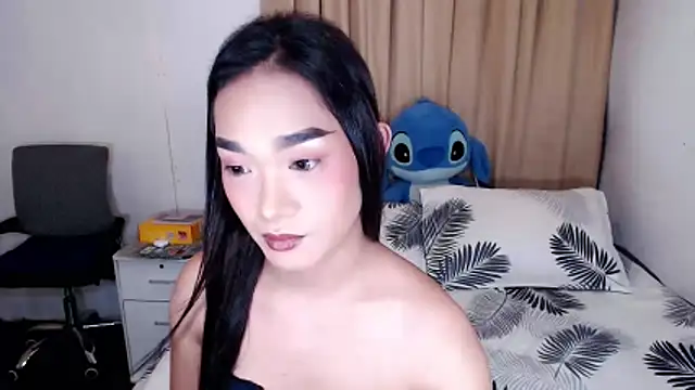 AsianHugeWildSaussage 网络视讯表演