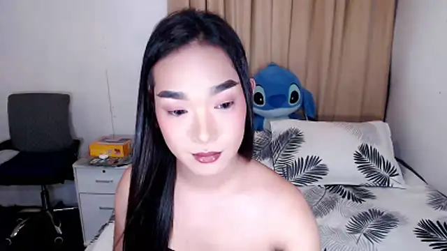 AsianHugeWildSaussage: διαδικτυακό σόου στην κάμερα