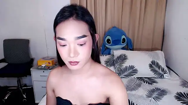 AsianHugeWildSaussage webkamerás műsora