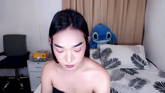 AsianHugeWildSaussage: διαδικτυακό σόου στην κάμερα