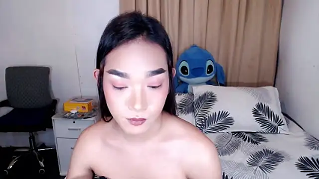AsianHugeWildSaussage: вебкам-шоу